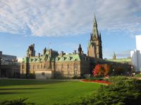 Ottawa - Parlamentsgebäude am Morgen