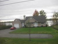 Kanadisches Wohnhaus am Ottawa River