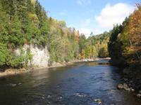 Sainte-Anne Canyon - Der Sainte-Anne River noch ein ruhiger Fluss