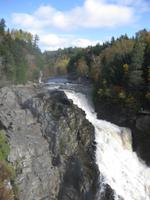 Sainte-Anne Canyon - ... nun ein tosender Wasserfall