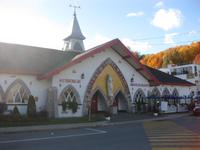 Hotel und Restaurant bei der Basilika von Sainte-Anne-de-Beaupre