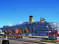 Die Costa Atlantica im Hafen von Quebec