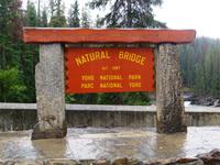 An der Natural Bridge im Yoho Nationalpark