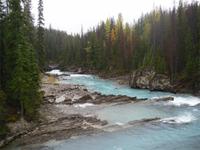 An der Natural Bridge im Yoho Nationalpark