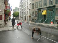 Die Fotografen hinter der Absperrung