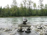 Steinfigur am Lachsfluss