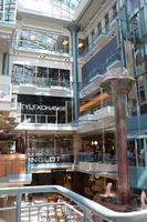 Einkaufszentrum unter der Stadt