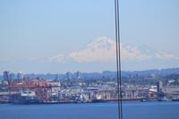 Mount Baker in den USA vor dem Hafen Vancouvers