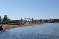 English Bay mit Blick auf die Burrard Bruecke