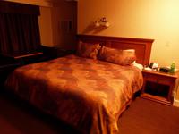 P1020357-Hotelzimmer im Irwins Mountain Inn Hotel