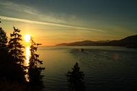 das letzte Schiff verlässt den Hafen von Vancouver