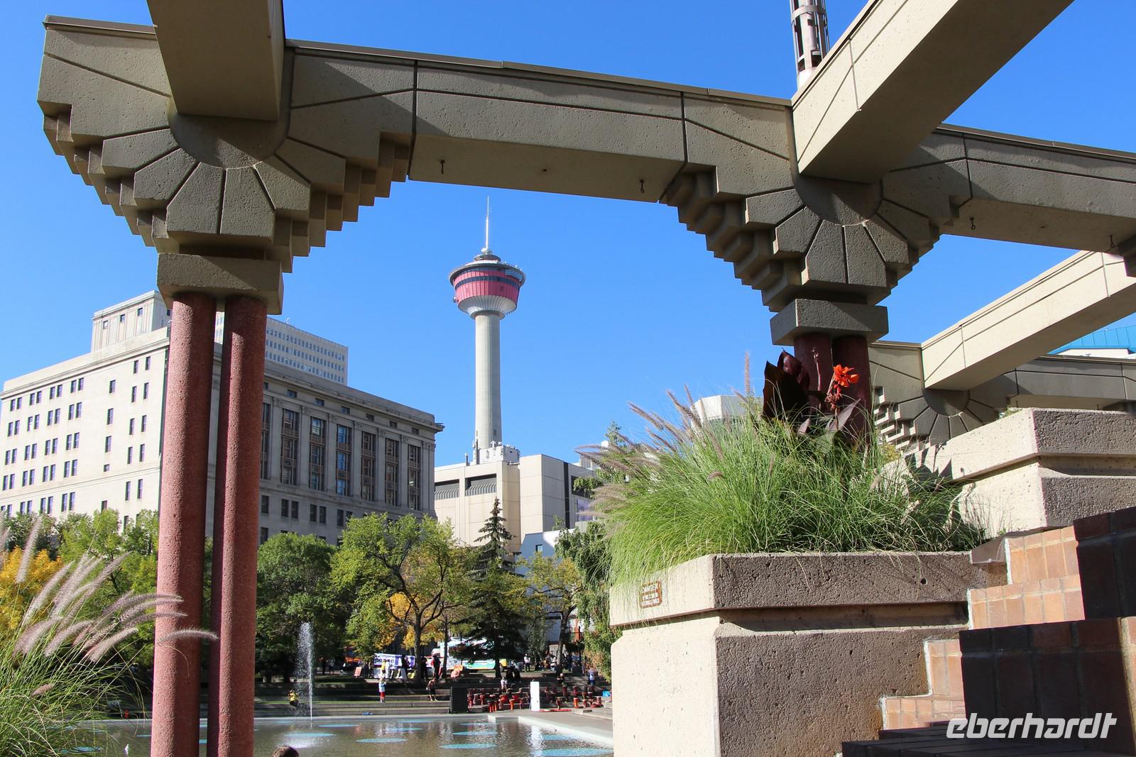 Blick vom Olympic Place auf den Calgary Tower