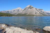 Lake Minnewanka im Banff-Nationalpark