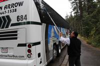 Kong putzt immer fleißig unseren Reisebus