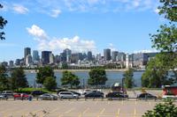 Skyline von Montreal am St. Lorenz Strom
