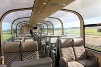 Panoramawagen mit Glasdach im Canadian