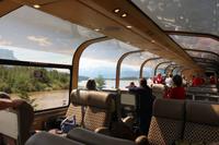 Einfahrt des Canadian Zuges in die Rocky Mountains - Athabasca River