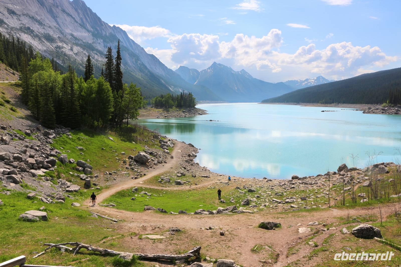 Medicine Lake im Jasper-Nationalpark