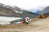 Es geht steil runter bei der Gletscherfahrt