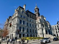 7. Tag – Montréal bis Lac Taureau – Stadtrundfahrt Montréal – Rathaus