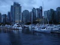 Vancouver - Blick vom Schiff auf Downtown am Abend
