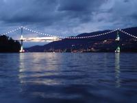 Vancouver - Blick vom Schiff auf die Lions Gate Bridge