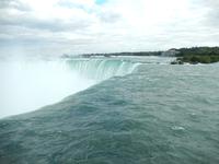 Wassermassen vor ihrem Fall