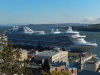 Blick aus der Oberstadt zum Hafen