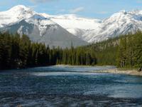 Bow Lake und Bow Falls