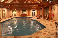 Innenpool im Hotel Lac Taureau