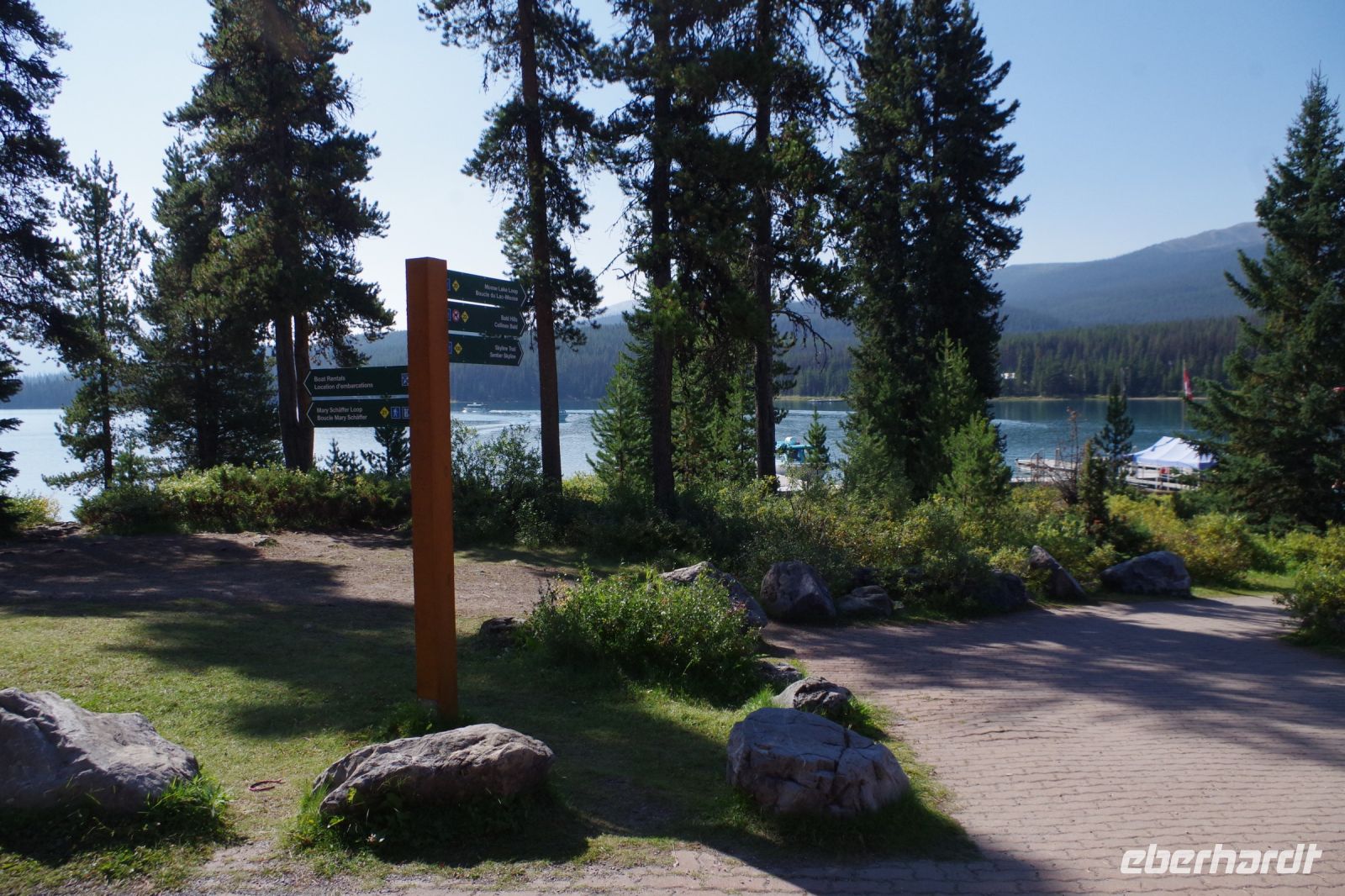 Am Maligne Lake 3