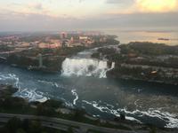 Blick vom Skylon Tower auf die Niagara Falls