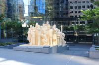 Denkmal The Illuminated Crowd in Montreal