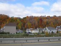 Laubfärbung entlang der Straße zum Sainte-Anne Canyon