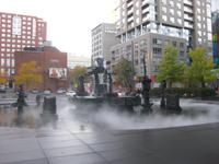 Montreal - dampfender und brennender Springbrunnen