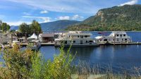 Sicamous ist die Hauptstadt der Hausboote in Kanada