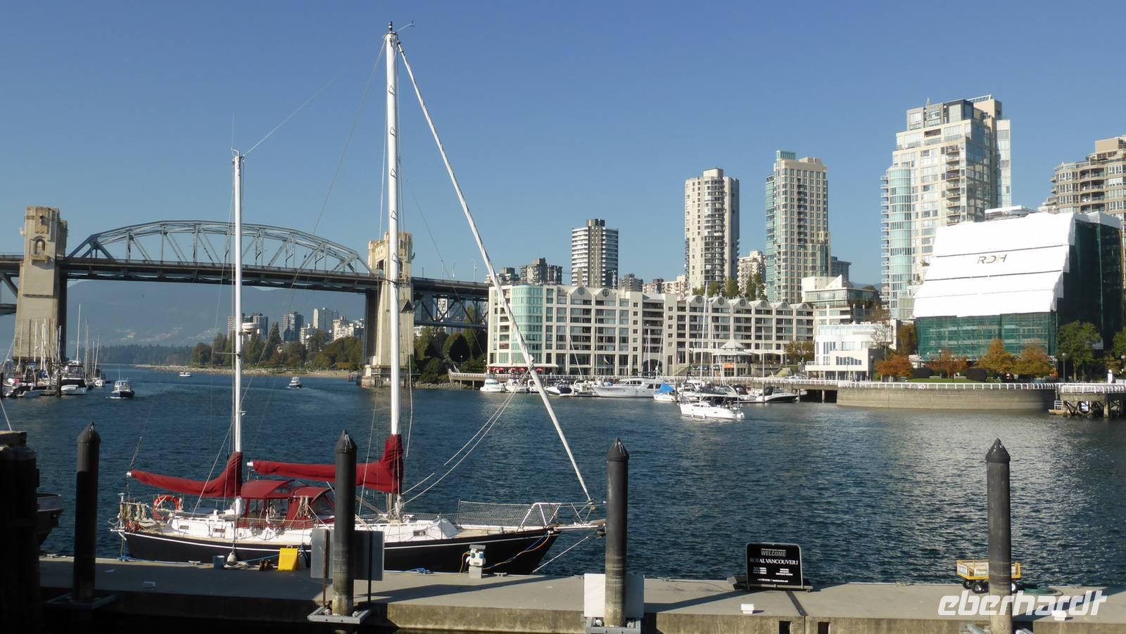 Vancouver - Blick von Granville Island auf Downtown
