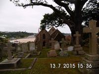 Die Kirche vor dem Hintergrund von St. Brelade