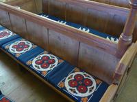 Kostbare Stickereien - Sitzpolster in Kirche von Sark