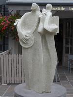 Haupteinkaufstraße St. Helier - moderne Skulptur