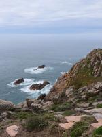 die Blicke an der steilen Küsten hinunter sind immer wieder toll