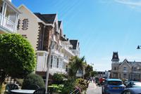 Hafenpromenade vor dem Hotel Ommaroo