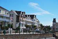 Hafenpromenade vor dem Hotel Ommaroo