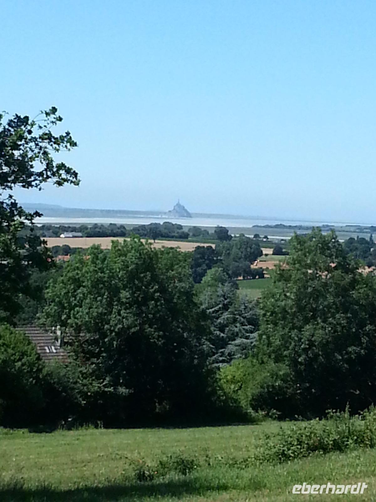 Mont-Saint-Michel aus der Ferne gesucht und gefunden