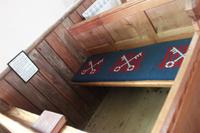 IMG_1453_Gefangensitzbank in der Kirche von Sark