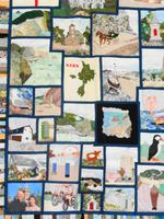 Sark, Wandteppich in der Kirche 