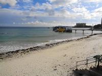 Jersey, Meerwasserpool vor dem Hotel Ommaroo bei Flut 