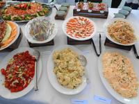 Jersey, Buffet im Hotel Ommaroo