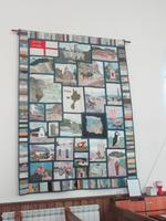 In der Kirche von Sark - wunderschöne Patchwork-Arbeit