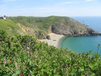 Wanderung auf der Insel Sark - Blick zu einem der Strände auf der Insel